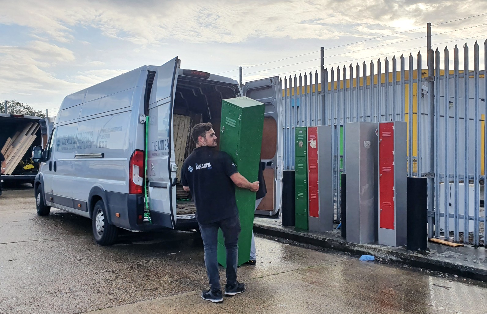 Man_van_lockers Man_van_lockers